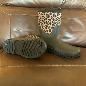 Girls Youth size 4 Cat and Jack snow boots